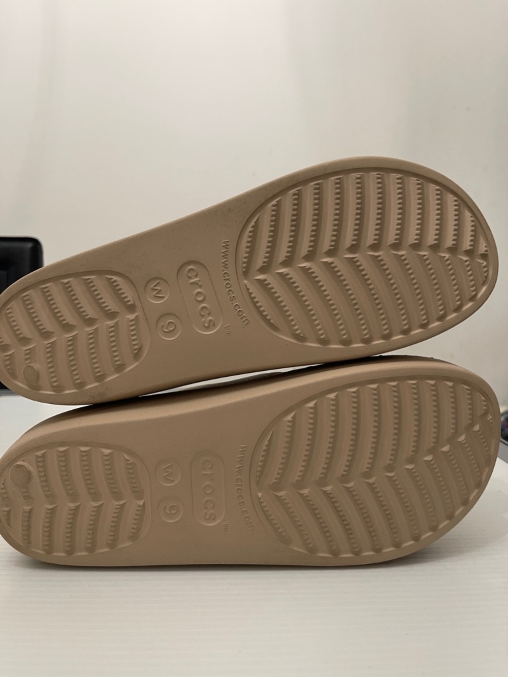 CROCS BAYA PLATFORM SANDAL WOMENS SIZE 9 - Picture 12 of 12